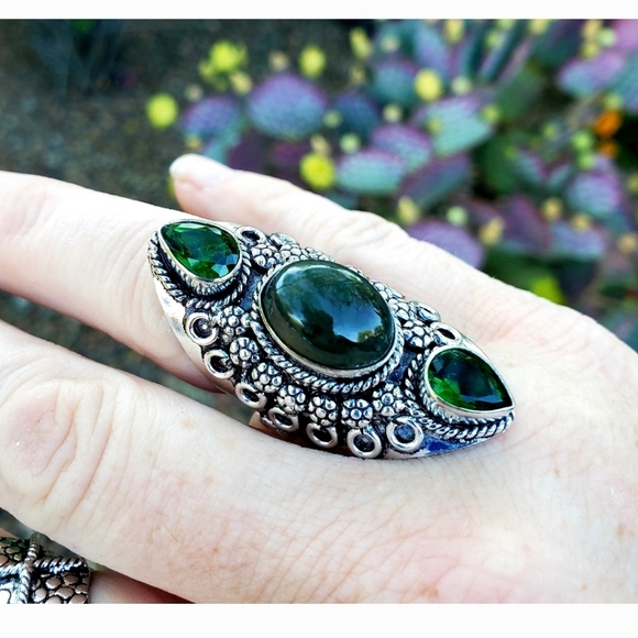 New Green Moss Agate and Peridot Silver Statement Ring. - Picture 15 of 16